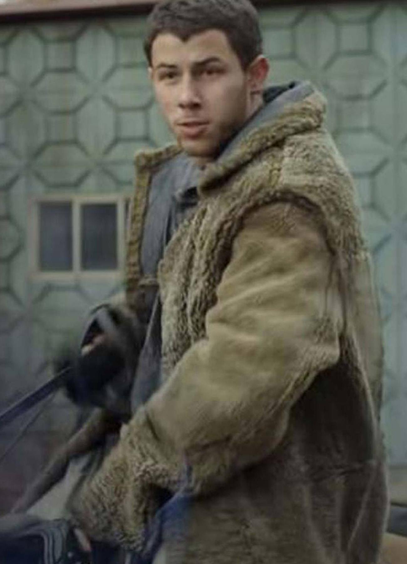 chaos-walking-2021-nick-jonas-fur-long-coat-01.jpg Chaos walking 2021 Nick Jonas Fur Long Coat - Image 1