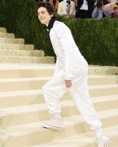 Met-Gala-2023-Timothee-Chalamet-White-Blazer