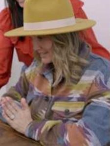 Leslie Davis Tv-series Unsellable Houses S04 Rainbow Aztec Print Jacket.