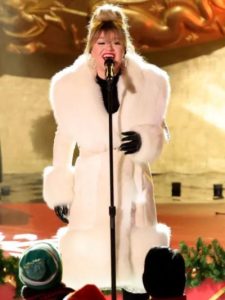 Rockefeller Center Christmas Tree Kelly Clarkson Coat