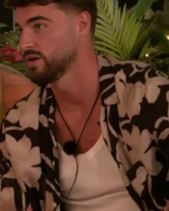 Love-Island-UK-S11-Trey-Norman-Floral-Shirt--638x799