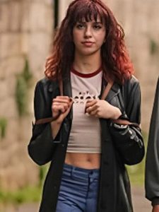 yali-topol-margalith-a-good-girls-guide-to-murder-black-coat