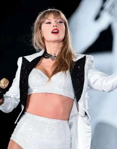 London Eras Tour 2024 Taylor Swift White Tailcoat.