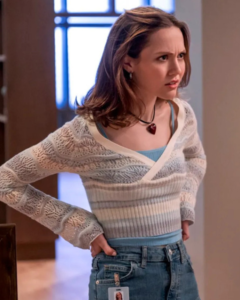 Georgia Tv Series Unstable S02 Iris Apatow Sweater