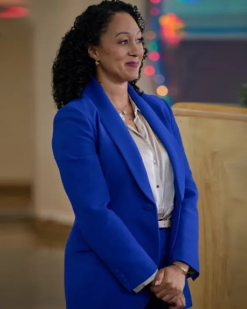 Angela Scouting For Christmas 2024 Tamera Mowry-housley Blue Wool Blazer Angela Scouting For Christmas 2024 Tamera Mowry-housley Blue Wool Blazer